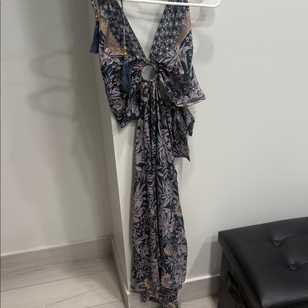 Floral Patterned Dress with Cutout